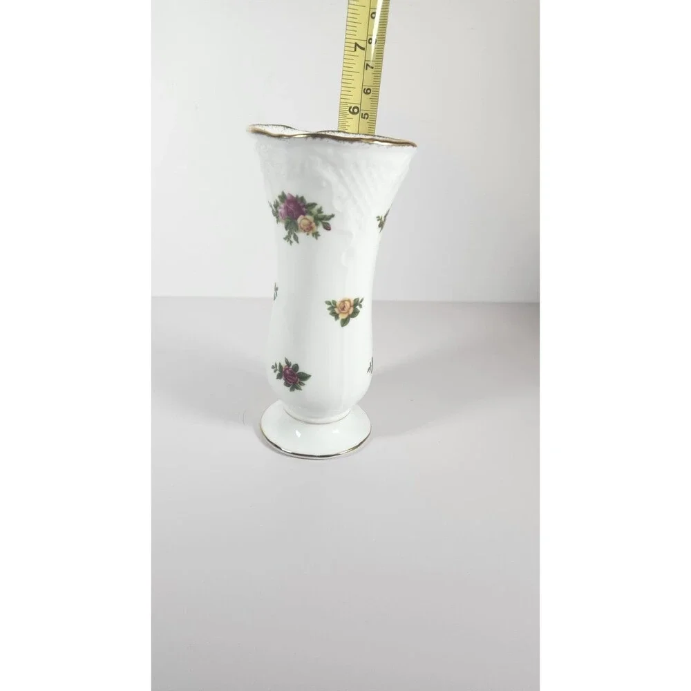 Vintage 1962 Royal Albert Old Country Roses Bud Vase 5.5” Tall EUC